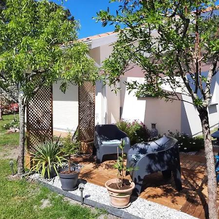Apartment Les Amandiers
